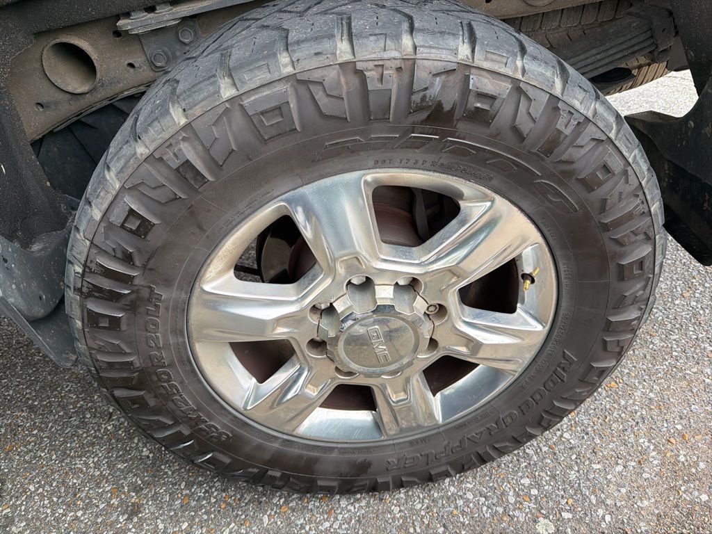 Thumbnail: 2019 GMC Sierra 2500 - 14