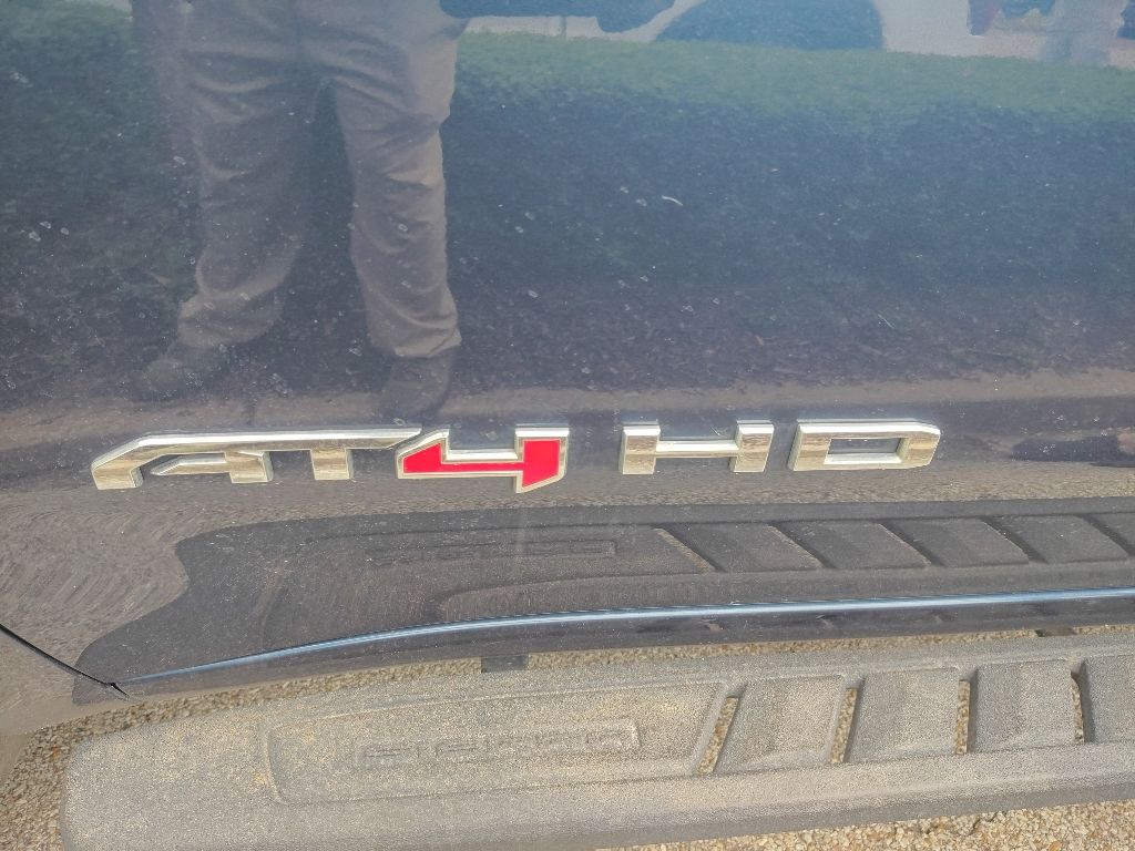 Thumbnail: 2022 GMC Sierra 2500 - 21