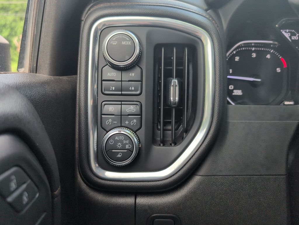 Thumbnail: 2022 GMC Sierra 2500 - 31