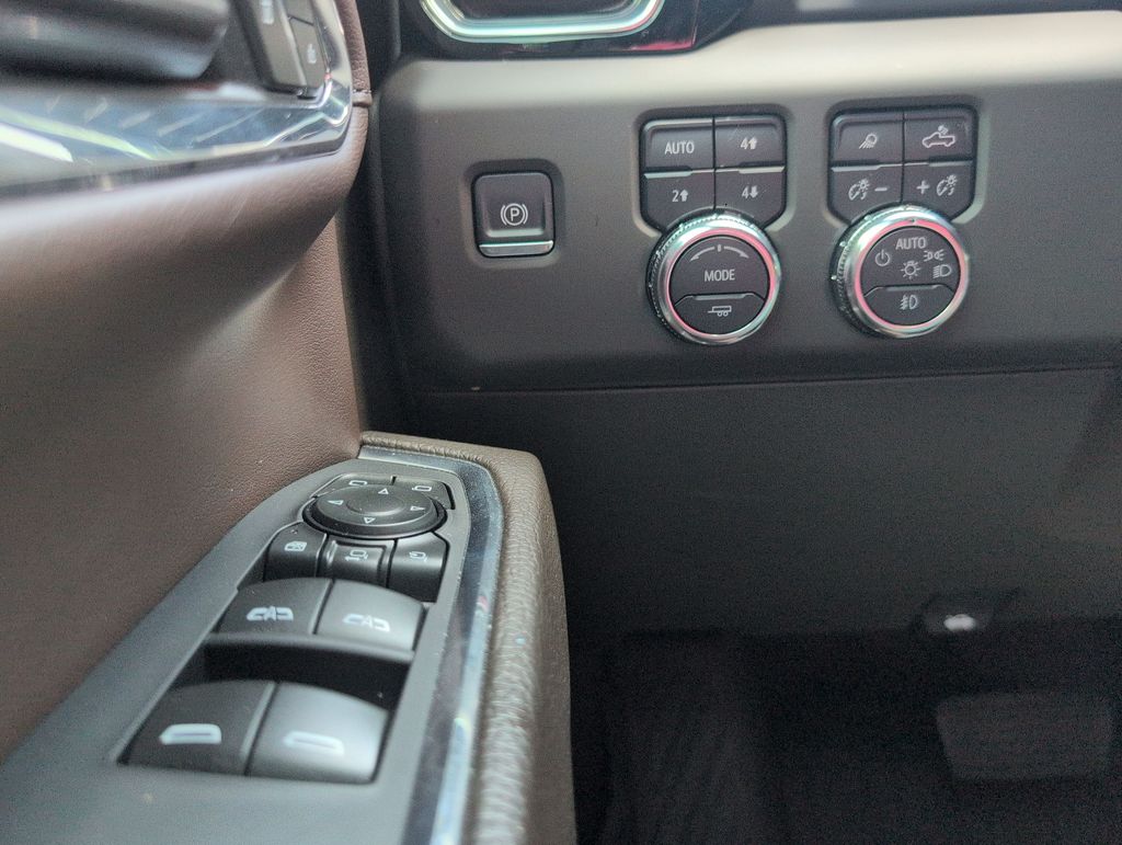 Thumbnail: 2024 GMC Sierra 2500 - 31