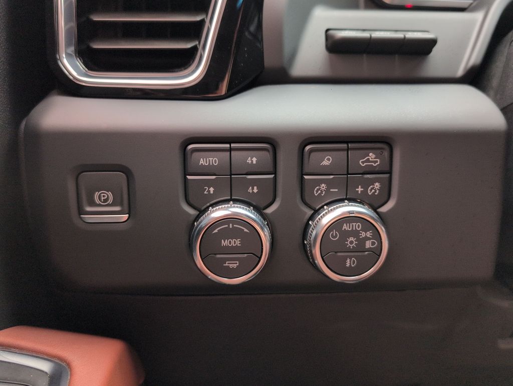 Thumbnail: 2024 GMC Sierra 2500 - 33
