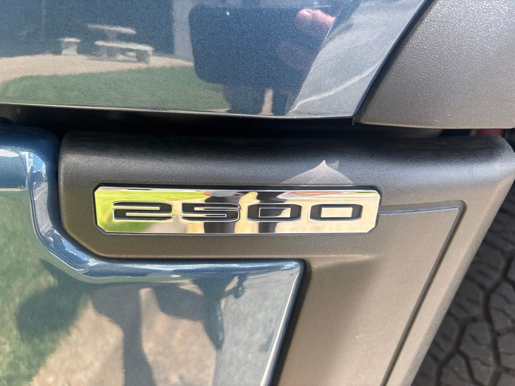 Thumbnail: 2025 GMC Sierra 2500 - 3