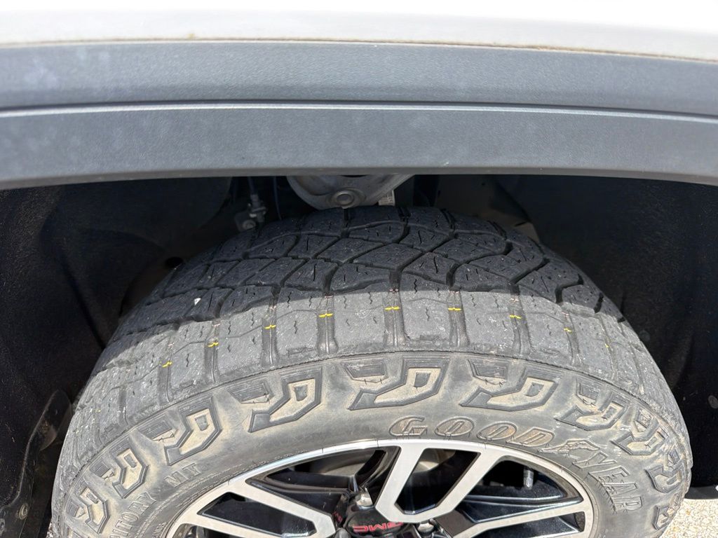 Thumbnail: 2021 GMC Sierra 1500 - 32