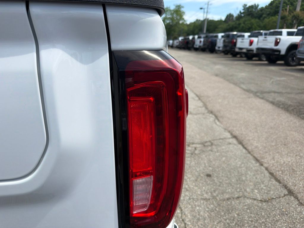 Thumbnail: 2021 GMC Sierra 1500 - 23