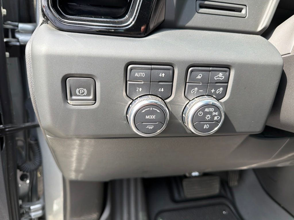 Thumbnail: 2023 GMC Sierra 1500 - 15