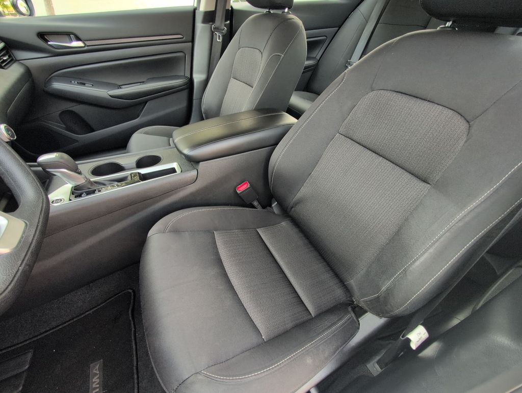 2025 Nissan Altima SV - Photo 10
