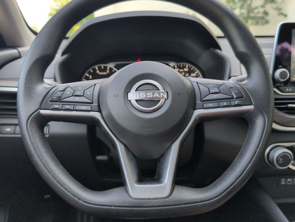 2025 Nissan Altima SV - Photo 13