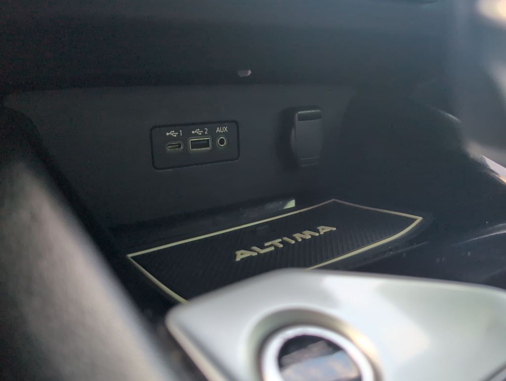 Thumbnail: 2021 Nissan Altima - 32