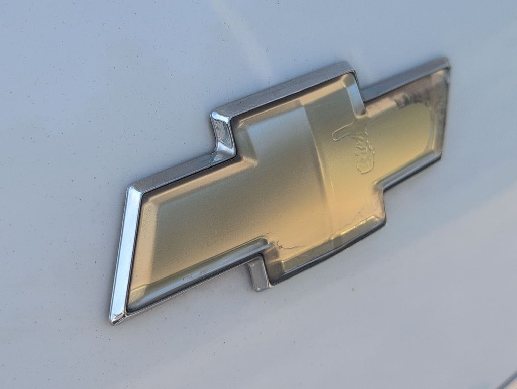 Thumbnail: 2011 Chevrolet Impala - 23