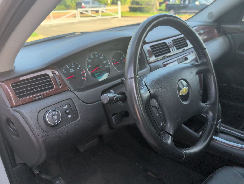 Thumbnail: 2011 Chevrolet Impala - 22