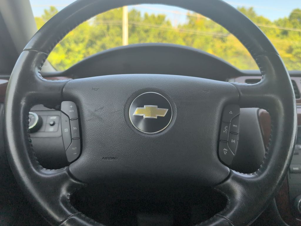 Thumbnail: 2011 Chevrolet Impala - 29
