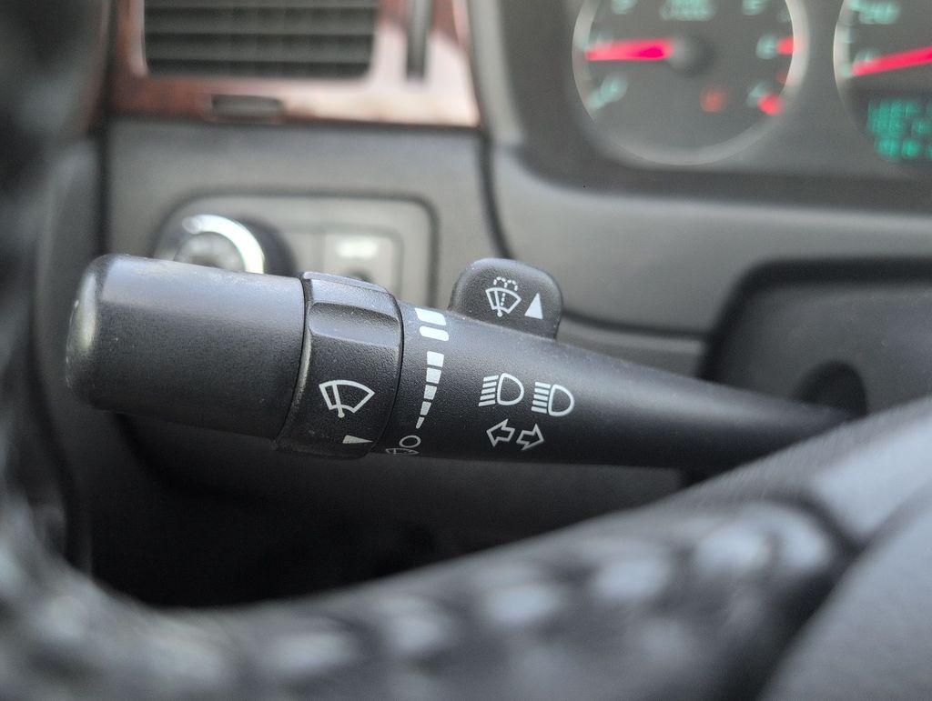 Thumbnail: 2011 Chevrolet Impala - 32
