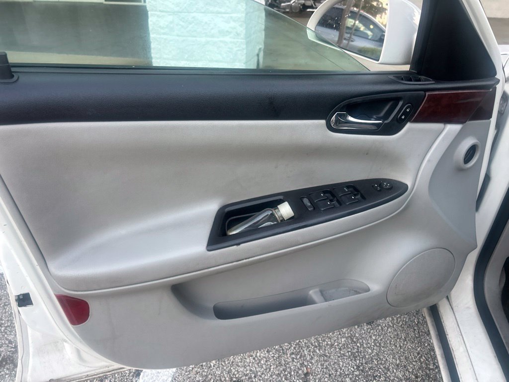 Thumbnail: 2008 Chevrolet Impala - 11