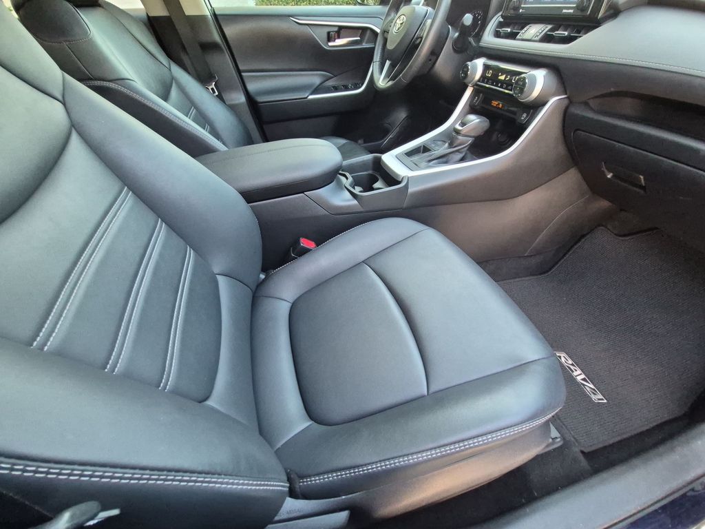 Thumbnail: 2021 Toyota RAV4 - 11