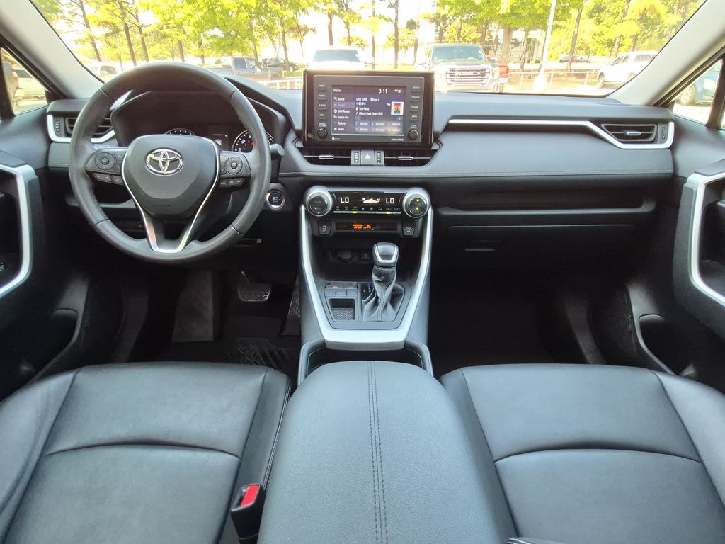 Thumbnail: 2021 Toyota RAV4 - 9