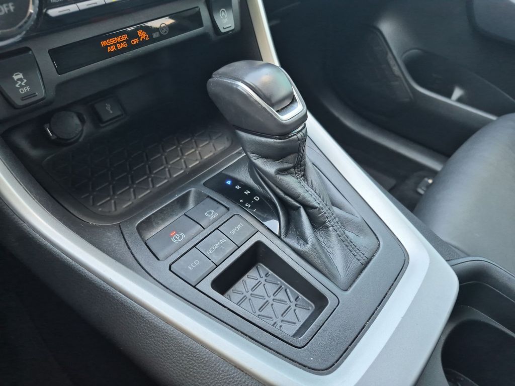 Thumbnail: 2021 Toyota RAV4 - 35