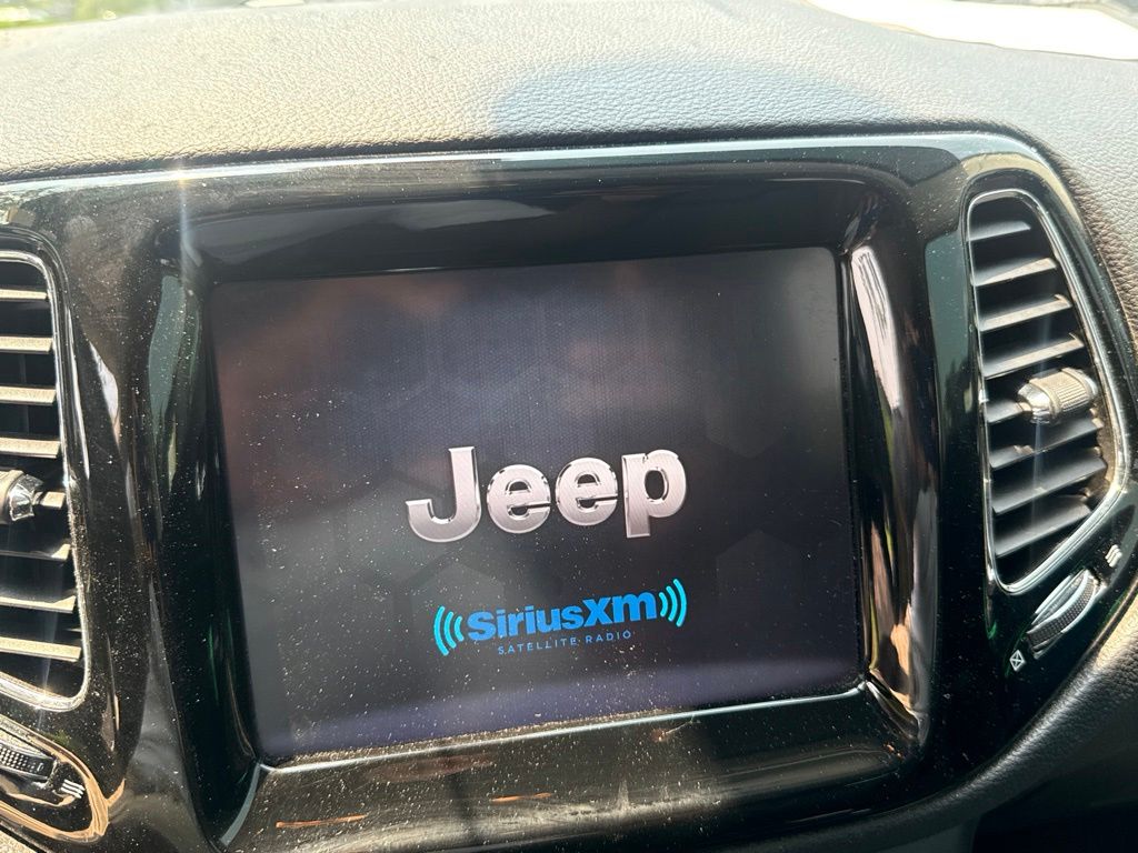 Thumbnail: 2020 Jeep Compass - 21