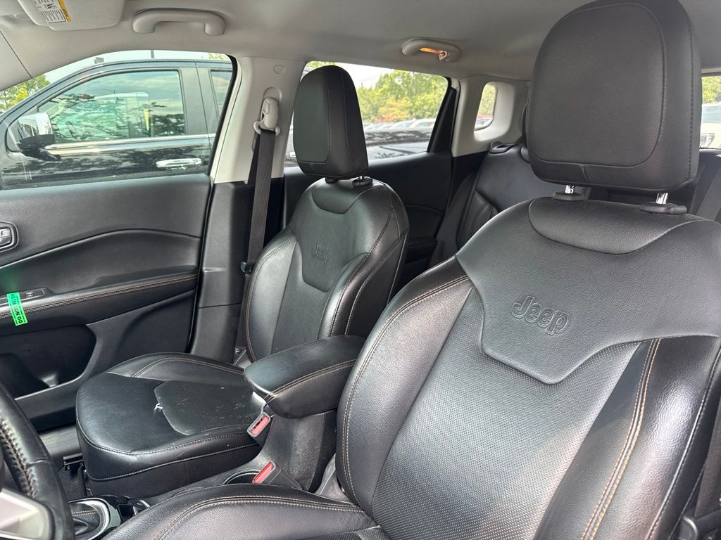Thumbnail: 2020 Jeep Compass - 10
