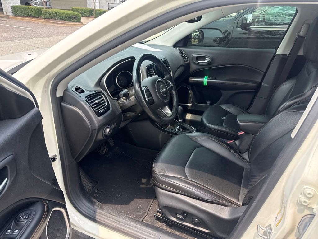 Thumbnail: 2020 Jeep Compass - 9