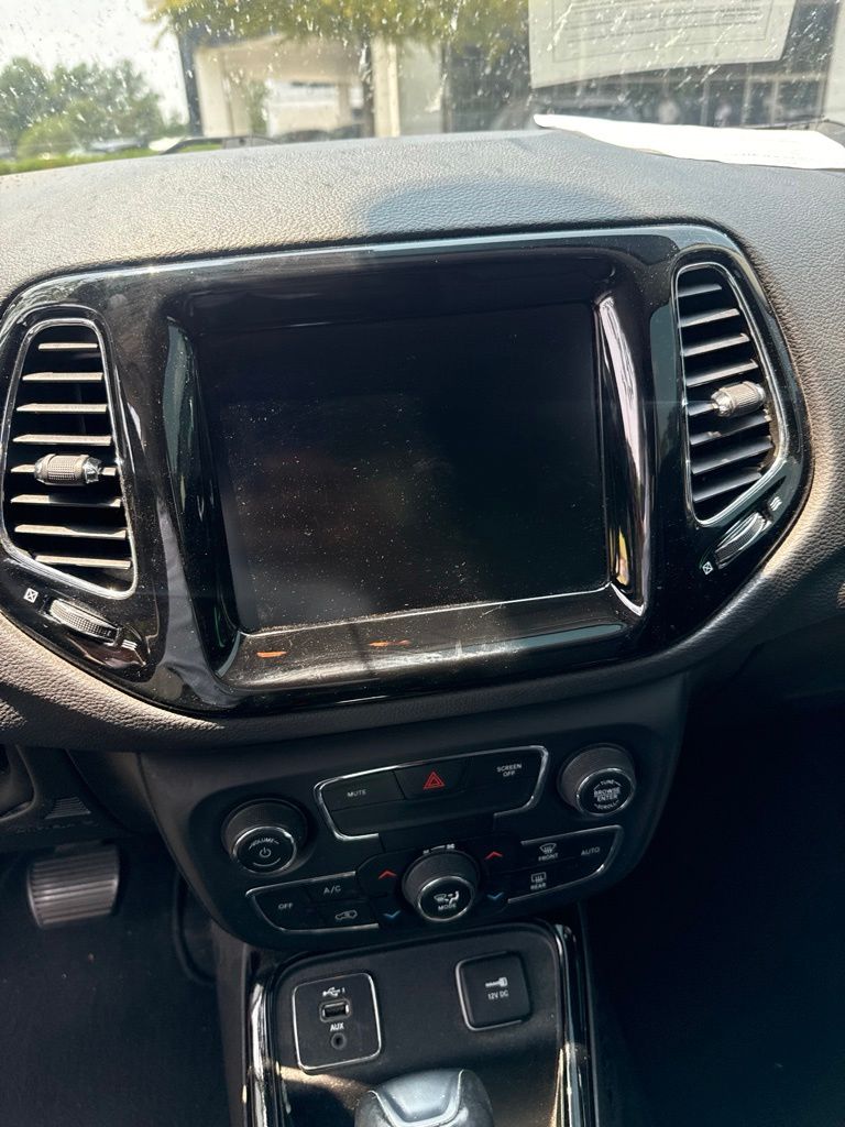 Thumbnail: 2020 Jeep Compass - 12