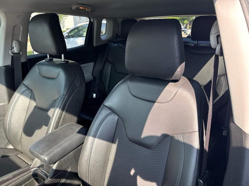 Thumbnail: 2022 Jeep Compass - 9