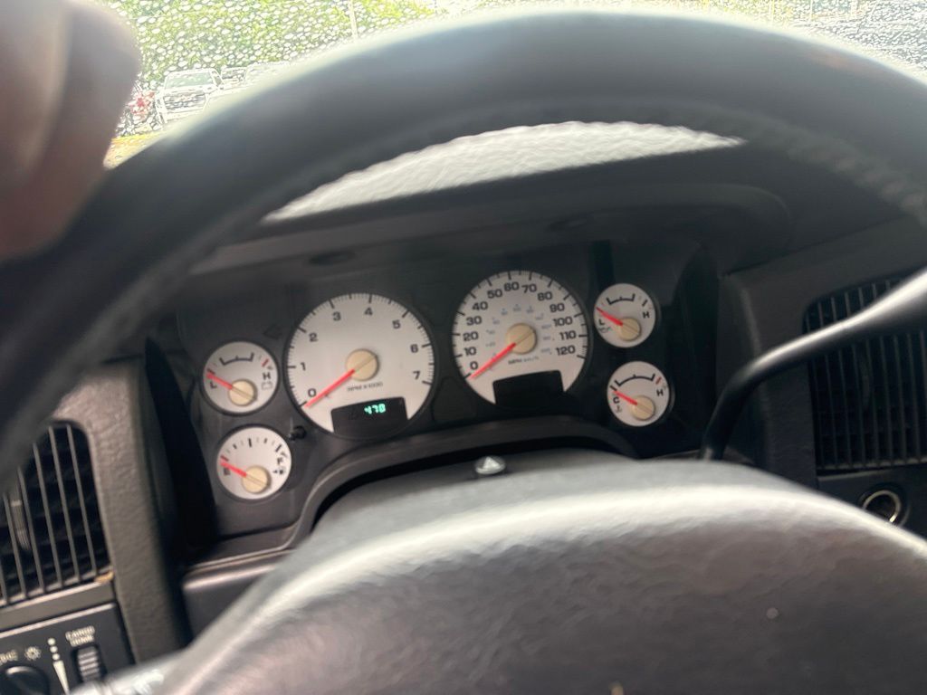 Thumbnail: 2002 Dodge Ram 1500 - 25