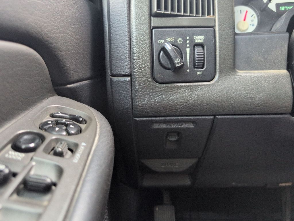 Thumbnail: 2002 Dodge Ram 1500 - 31