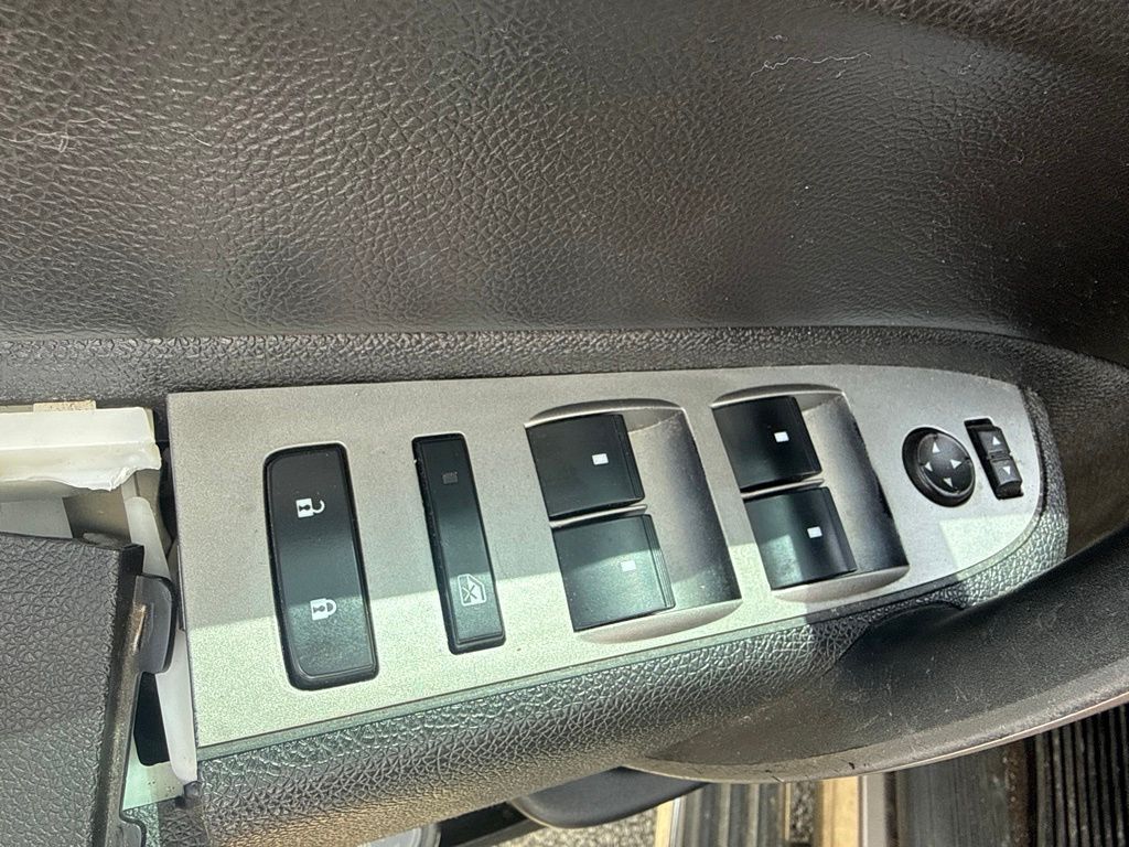 Thumbnail: 2013 Chevrolet Silverado 1500 - 19