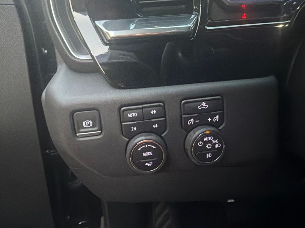 Thumbnail: 2025 Chevrolet Silverado 1500 - 18