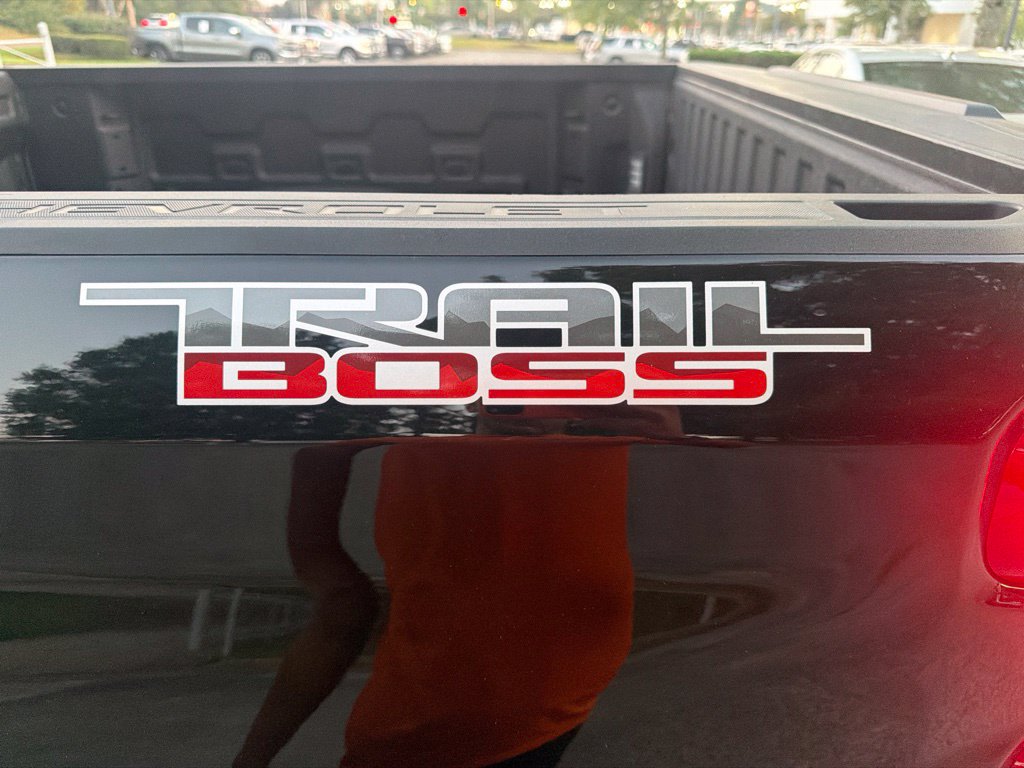 Thumbnail: 2025 Chevrolet Silverado 1500 - 26