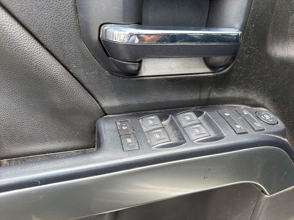 Thumbnail: 2018 Chevrolet Silverado 1500 - 36