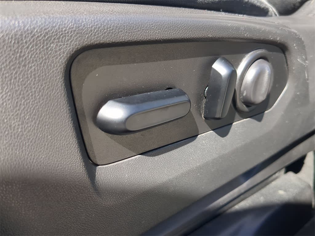 Thumbnail: 2020 Chevrolet Silverado 1500 - 24