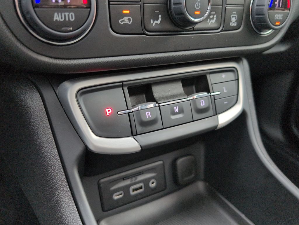 Thumbnail: 2024 GMC Terrain - 37