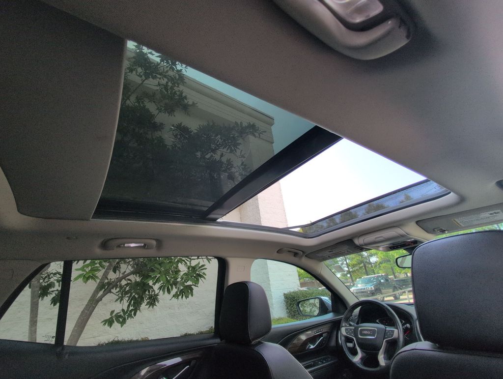 Thumbnail: 2020 GMC Terrain - 30