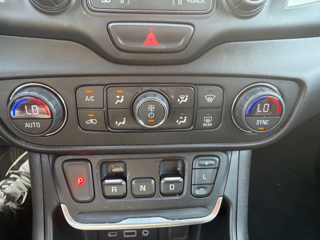 Thumbnail: 2019 GMC Terrain - 18