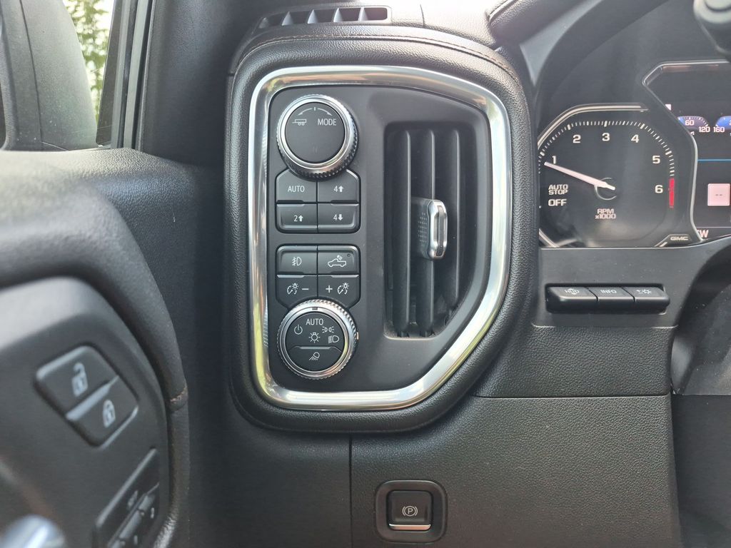 Thumbnail: 2020 GMC Sierra 1500 - 33