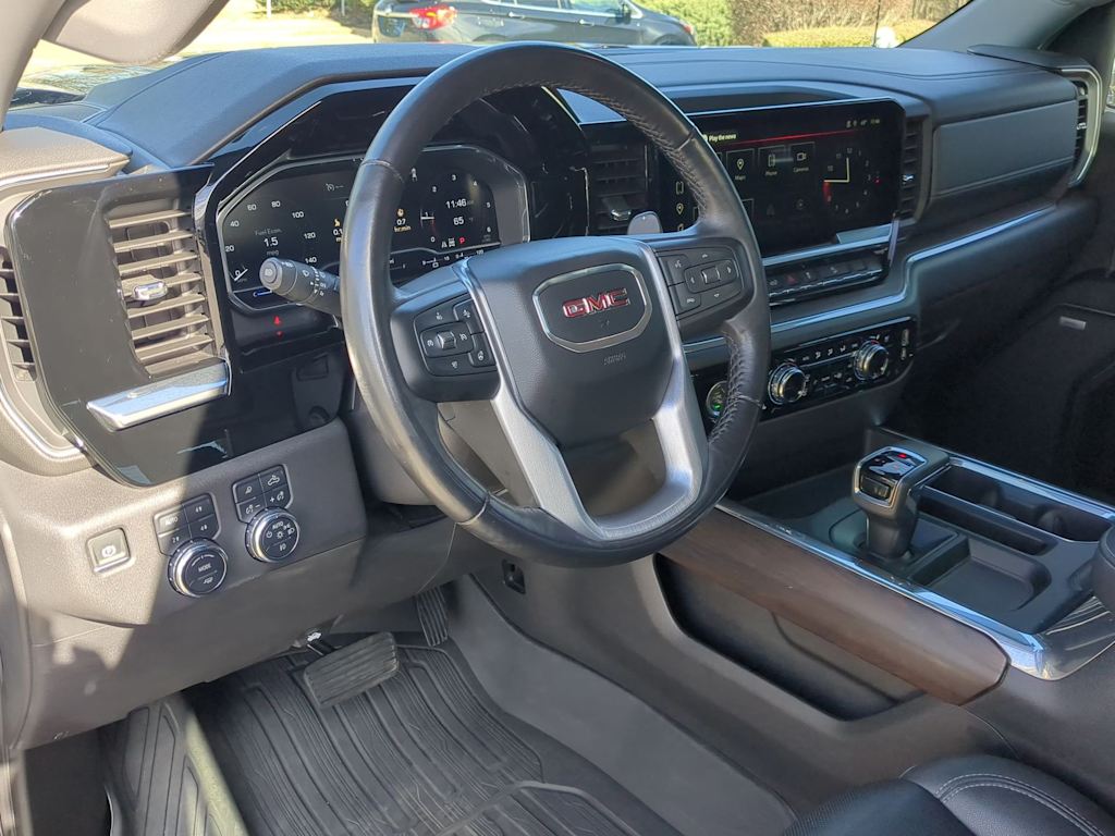 2023 GMC Sierra 1500 SLT 2