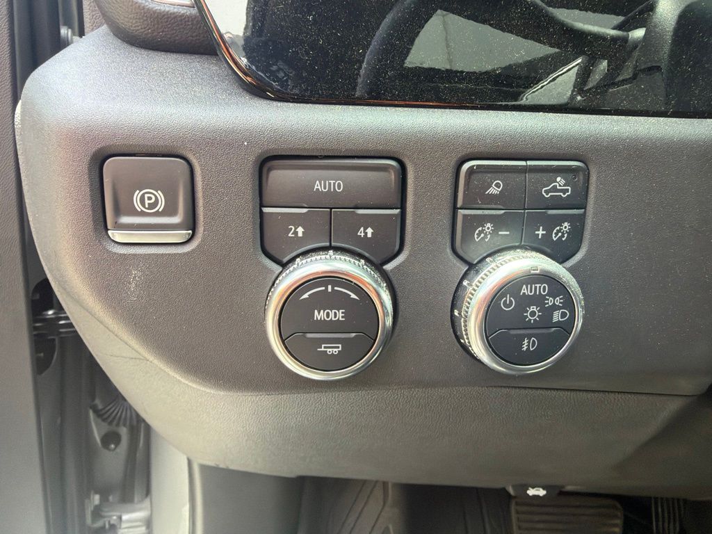 Thumbnail: 2024 GMC Sierra 1500 - 16