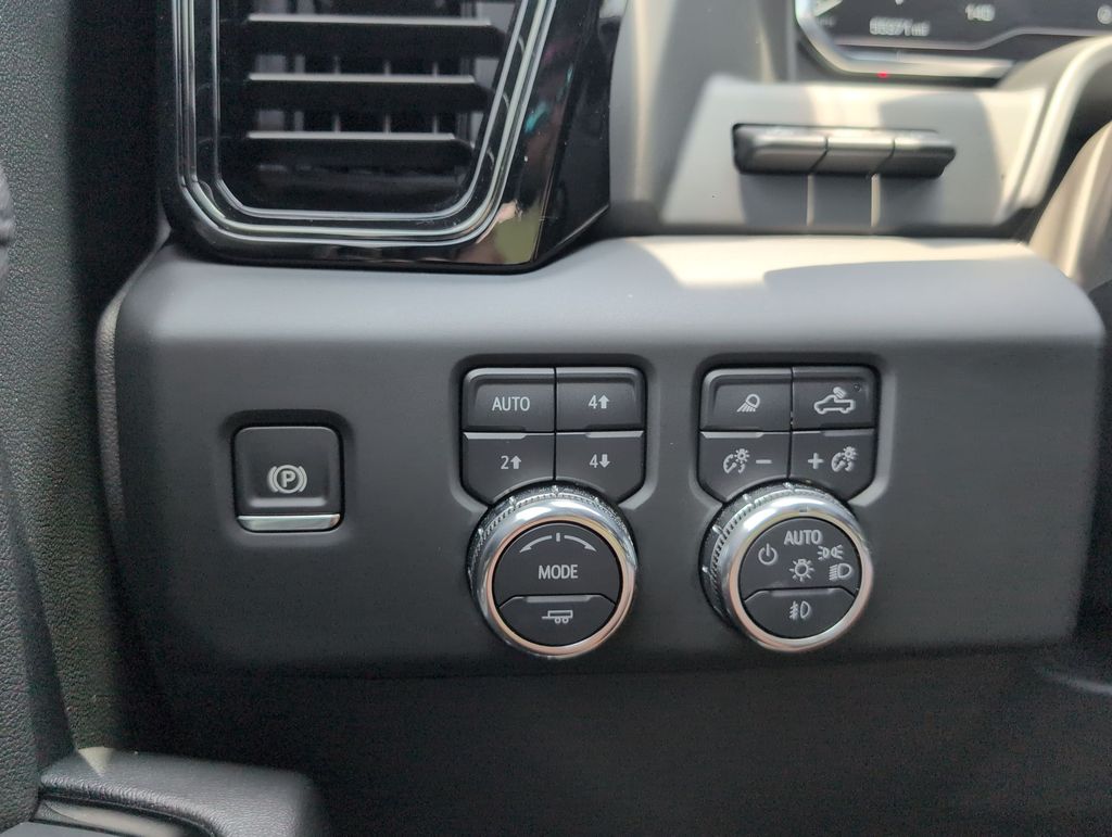 Thumbnail: 2024 GMC Sierra 1500 - 32