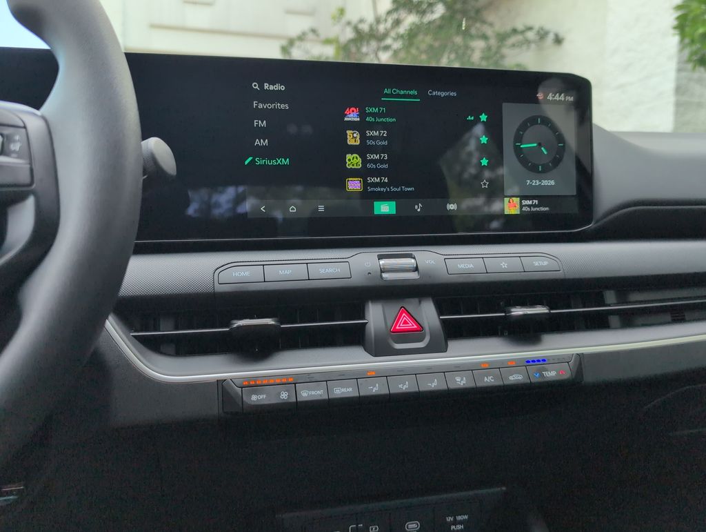 2025 Kia K4 LXS - Photo 13