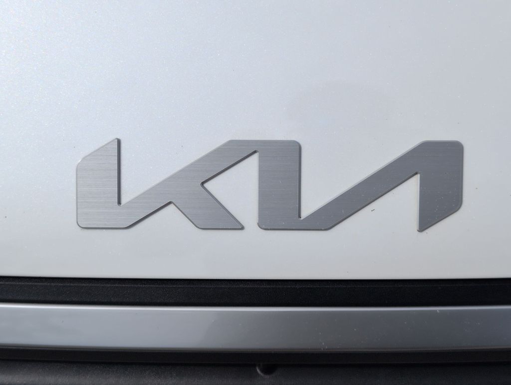 2025 Kia K4 LXS - Photo 23
