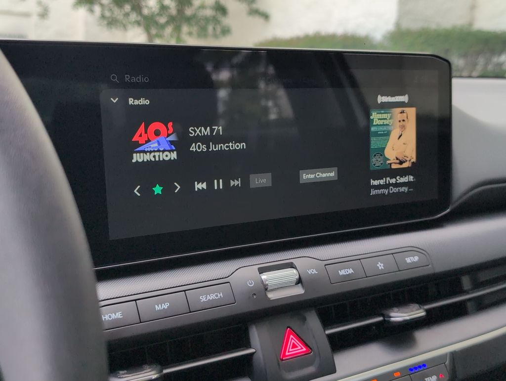2025 Kia K4 LXS - Photo 32