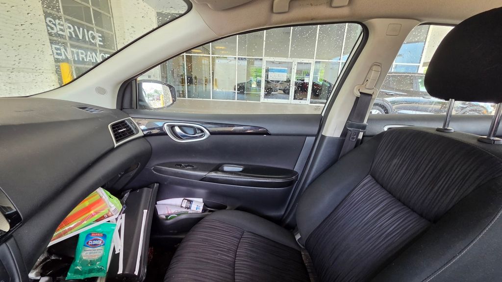 Thumbnail: 2019 Nissan Sentra - 19