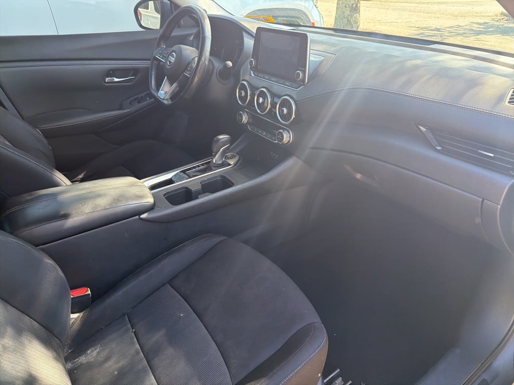 Thumbnail: 2021 Nissan Sentra - 10
