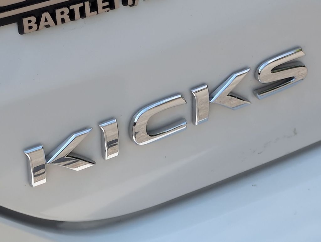 Thumbnail: 2023 Nissan Kicks - 25