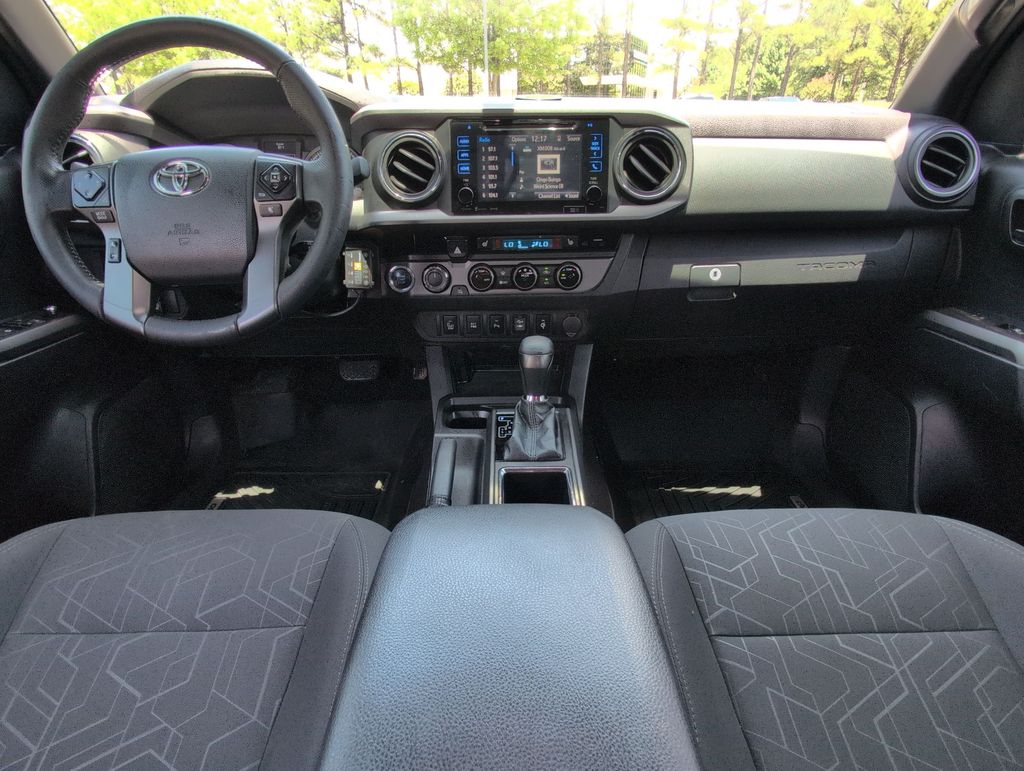 Thumbnail: 2017 Toyota Tacoma - 9