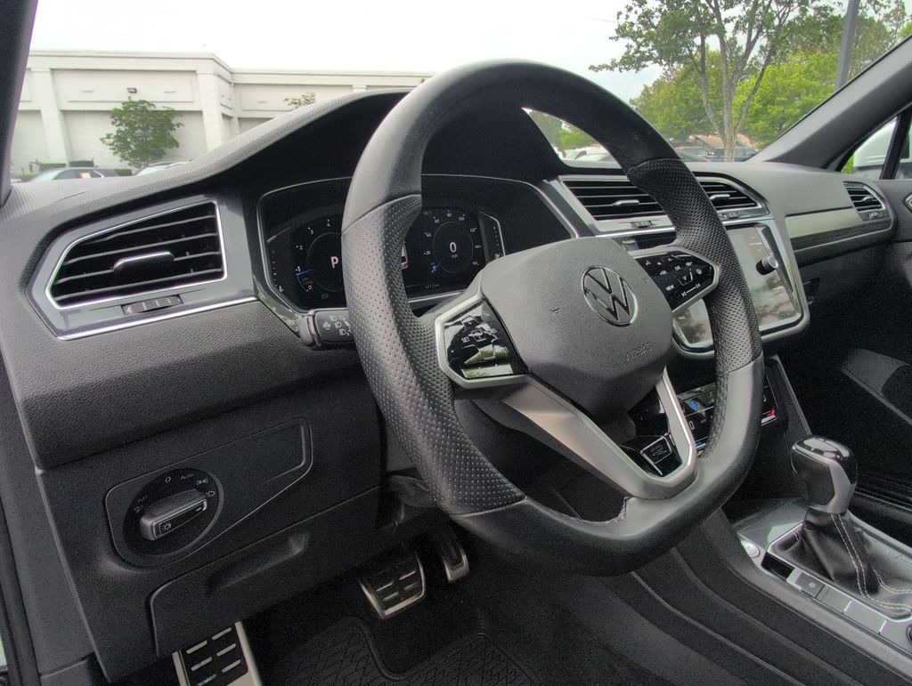 2023 Volkswagen Tiguan SEL R-LINE - Photo 2