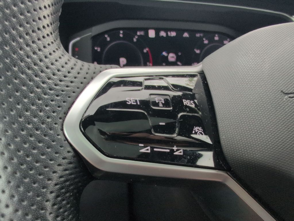 2023 Volkswagen Tiguan SEL R-LINE - Photo 30