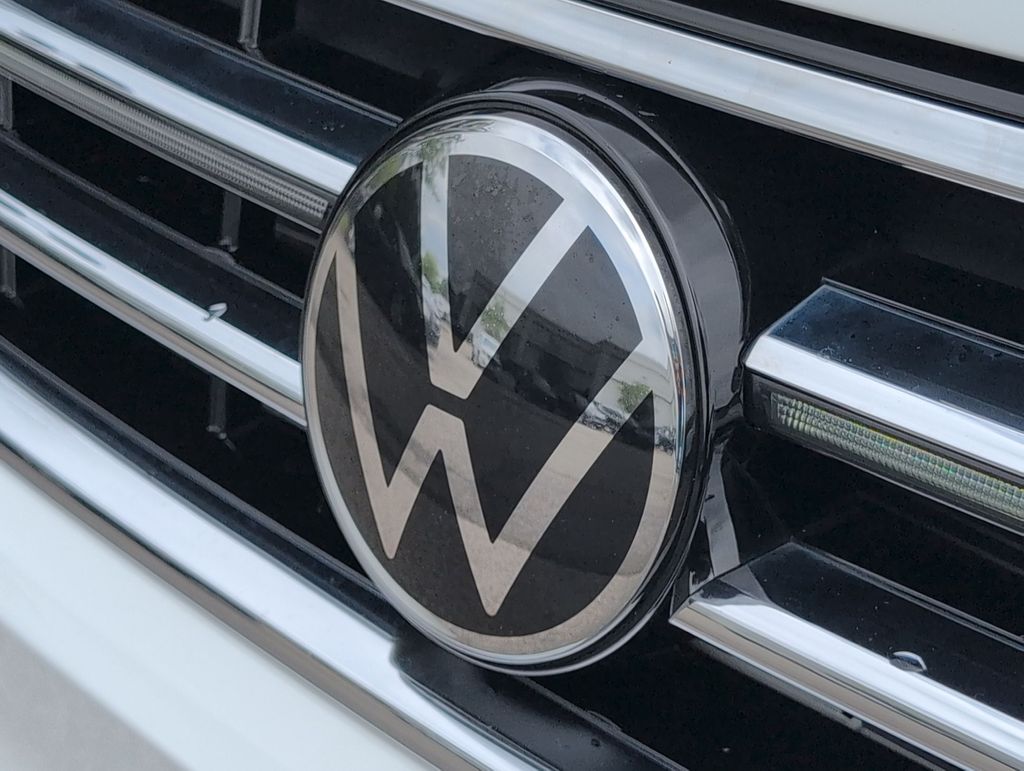 2023 Volkswagen Tiguan SEL R-LINE - Photo 7