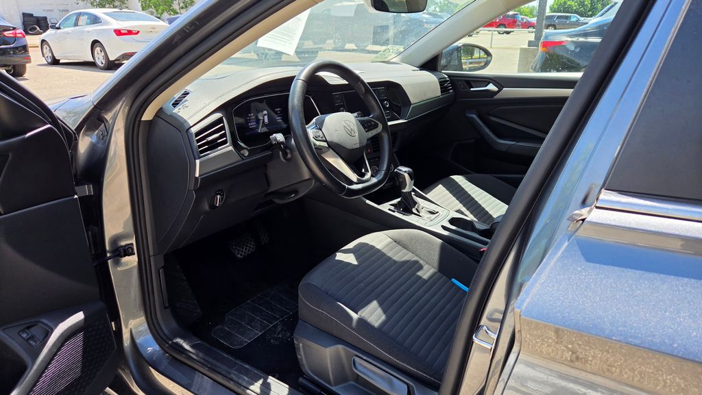 Thumbnail: 2024 Volkswagen Jetta - 2